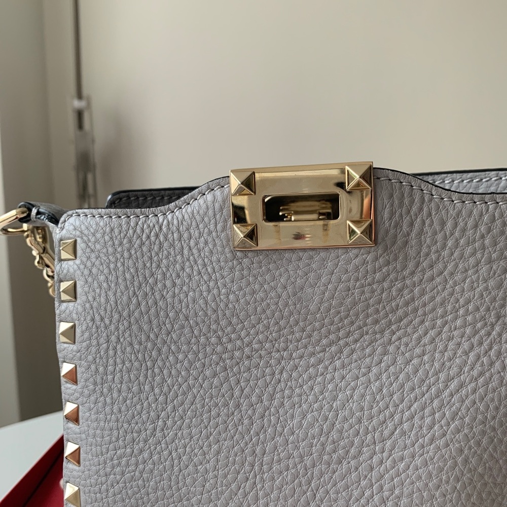 Valentino Garavani Rockstud Hobo leather crossbody - Picture 9 of 9